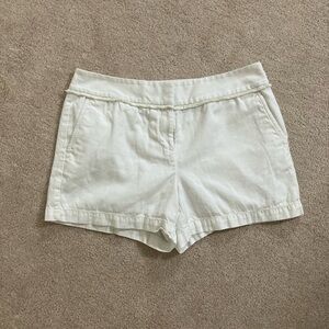 Loft Outlet White Shorts - Size 6